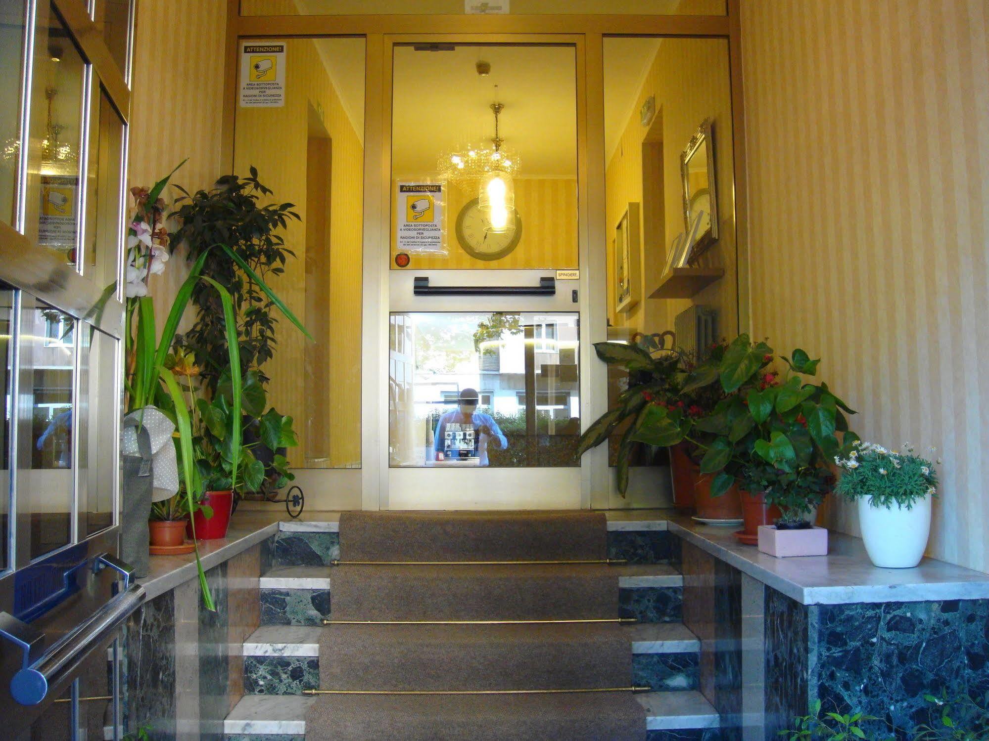 Miu Hotel Milán Exterior foto